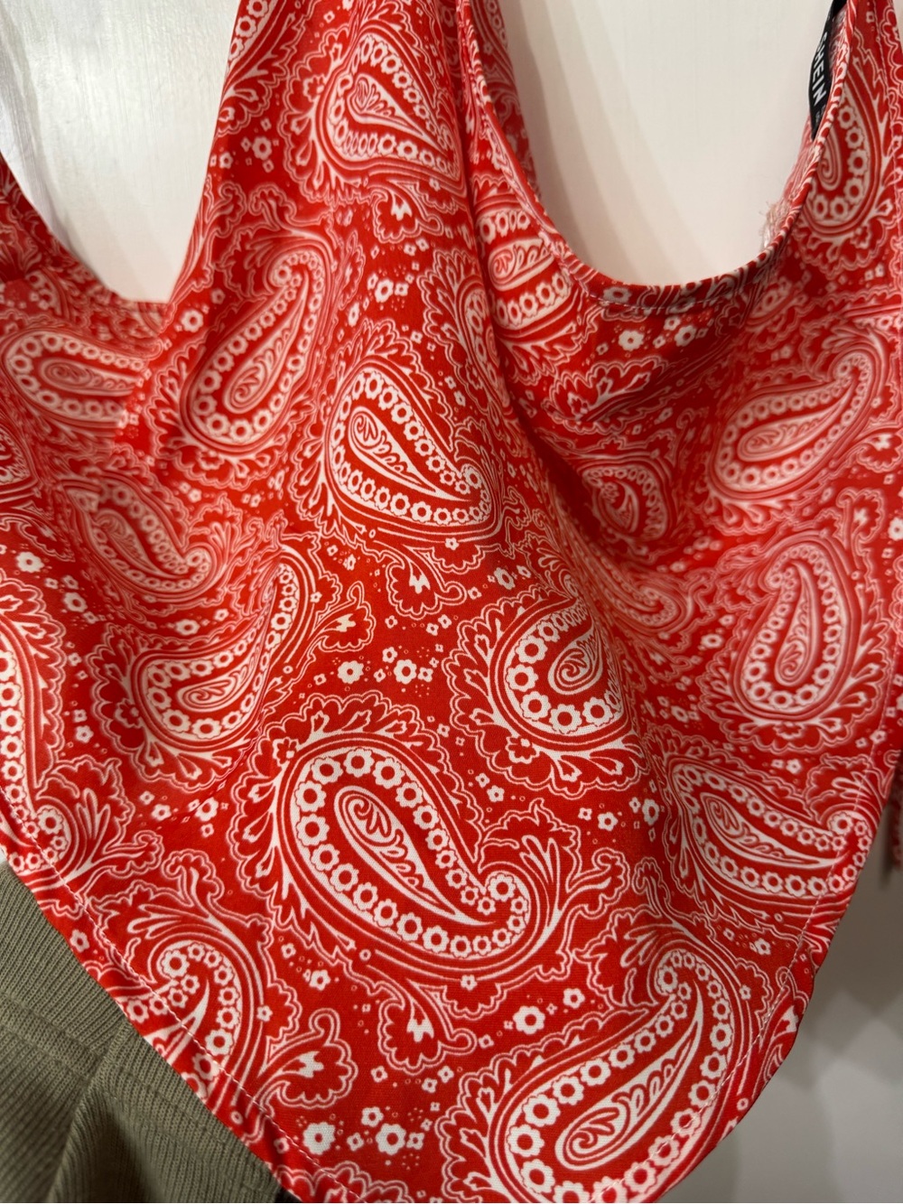 SHEIN Red Paisley Halter Bandana Crop Top - Picture 3 of 7